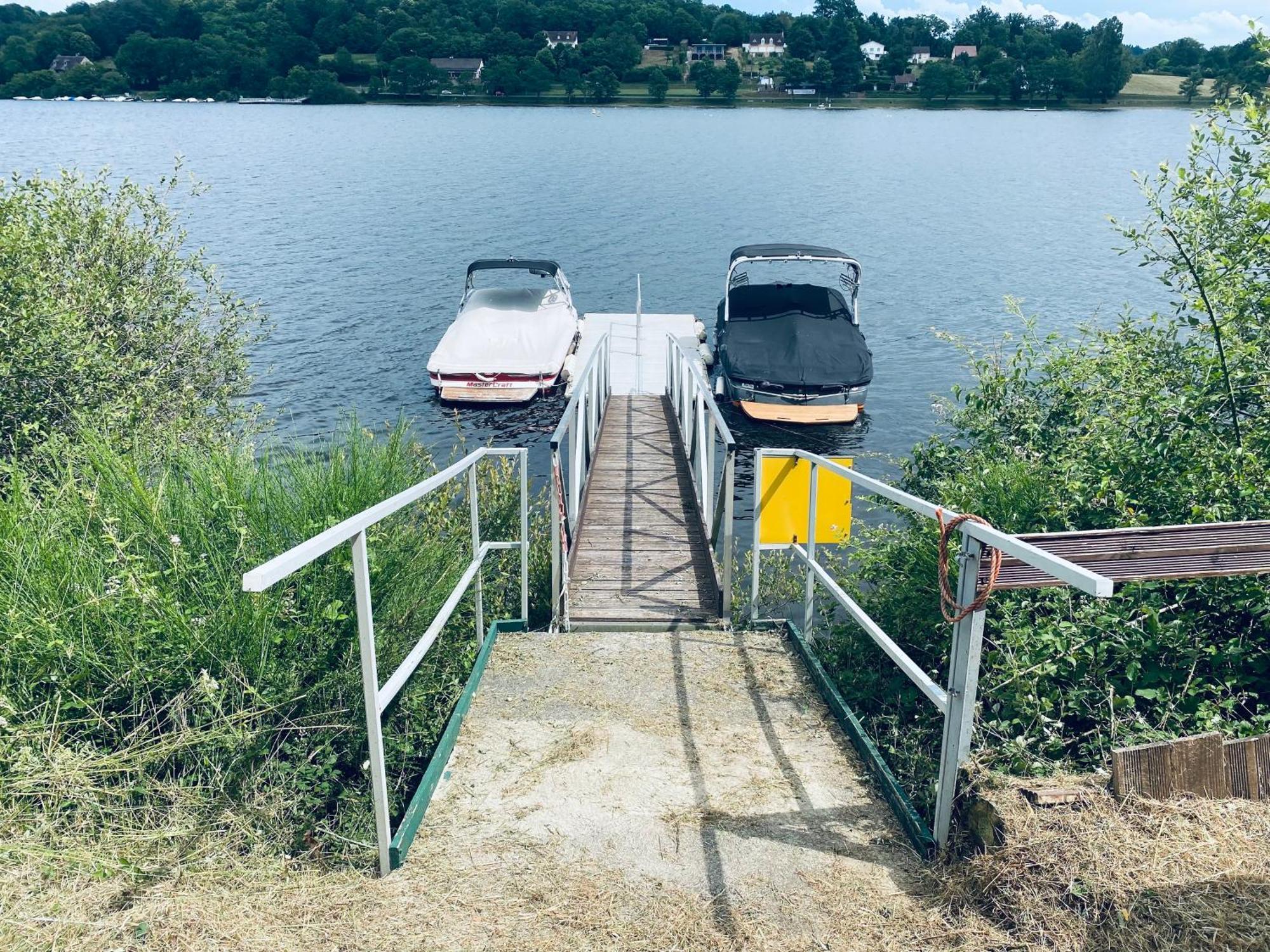 Studio Au Bord Du Lac D'Eguzon Exterior foto